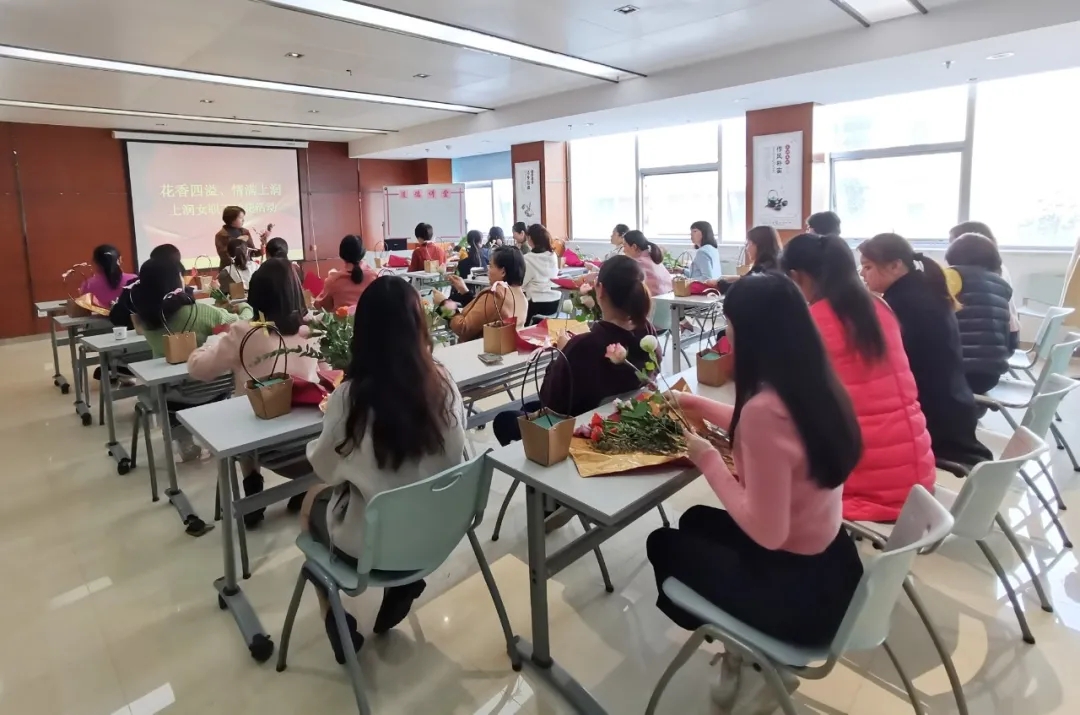 A special report on celebrating Chinese New Year II | “Flowers overflowing, feeling full of run” female workers flower arrangement activities